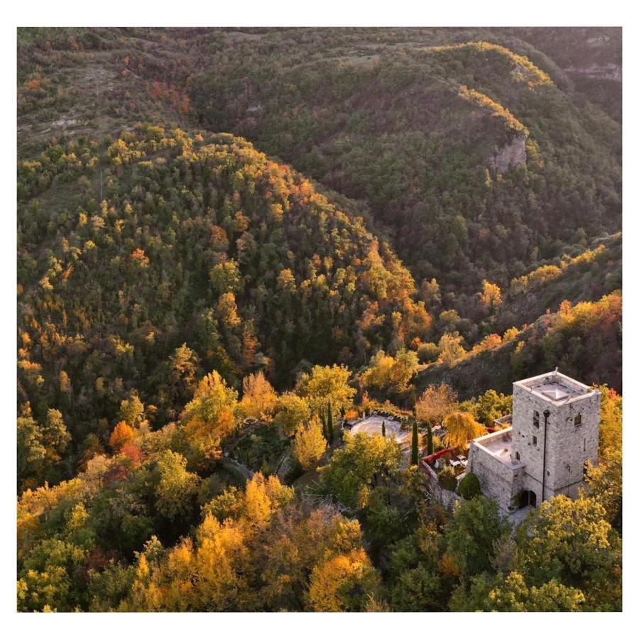 Marcheamore - La Roccaccia Relax, Art & Nature Montefortino エクステリア 写真