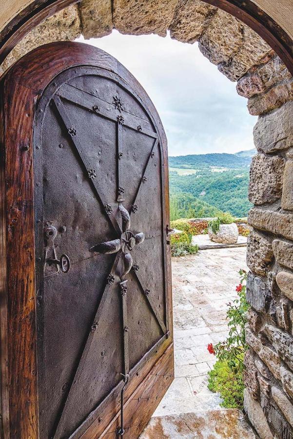 Marcheamore - La Roccaccia Relax, Art & Nature Montefortino エクステリア 写真