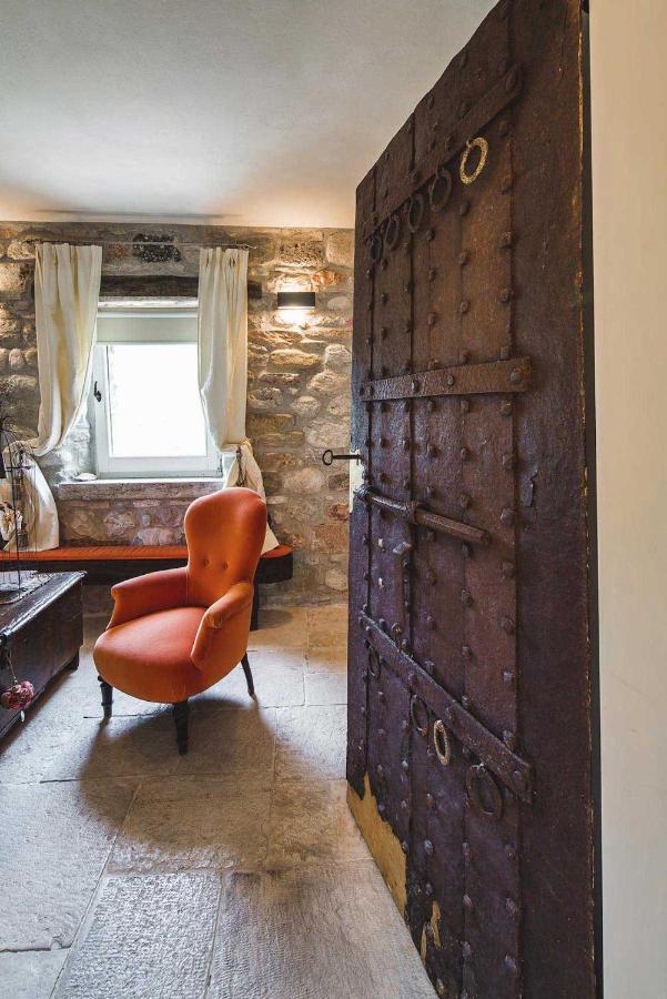 Marcheamore - La Roccaccia Relax, Art & Nature Montefortino エクステリア 写真